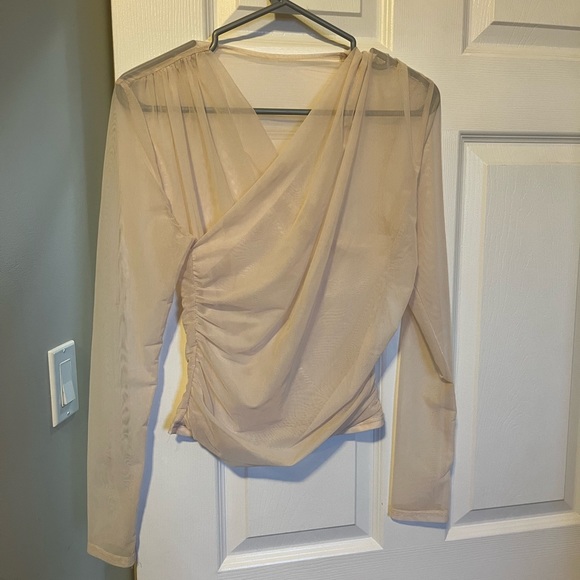 Cream top - Picture 1 of 7